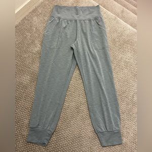 Athleta Salutation Jogger Size Medium PETITE